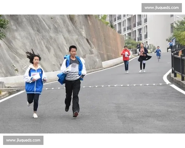 围绕体育竞赛表现提升路径与策略探究兼顾体能心理与战术协同发展